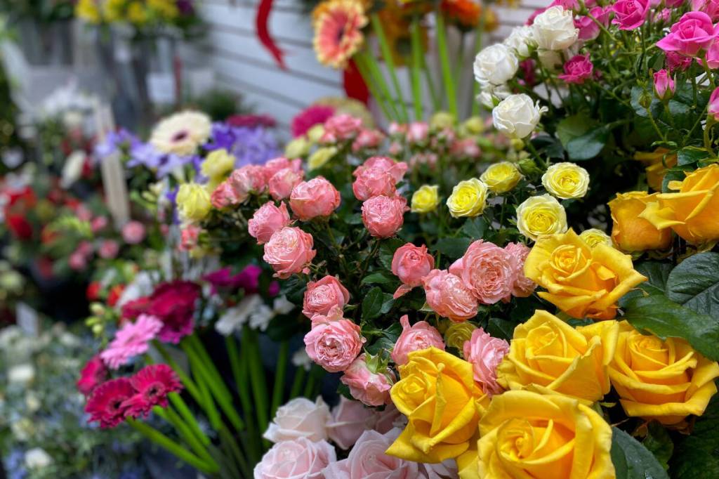 MINTER: Fresh-cut flowers offer more than just beauty for your home